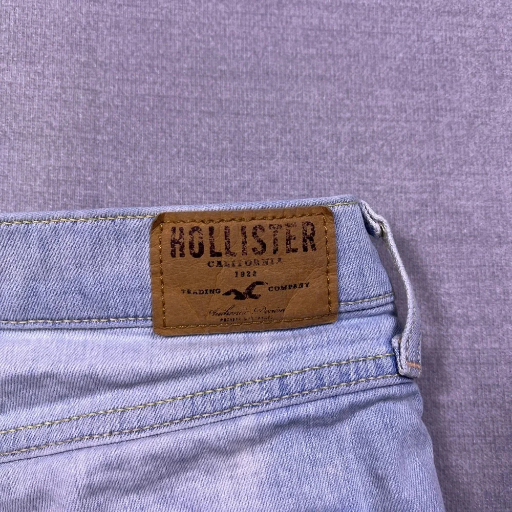 Hollister California‎ Womens Light Wash Distressed Denim Shorts Size 27